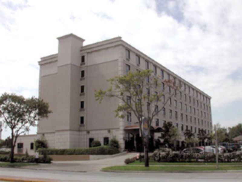 Surestay Plus Hotel By Best Western Houston Medical Center Exterior photo